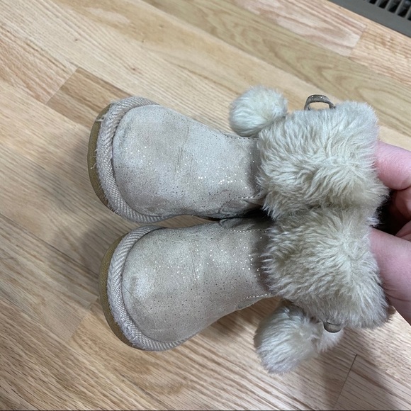 Jumping Beans Tan Faux Fur Boots Sz 5 Pom Pom - Picture 3 of 8